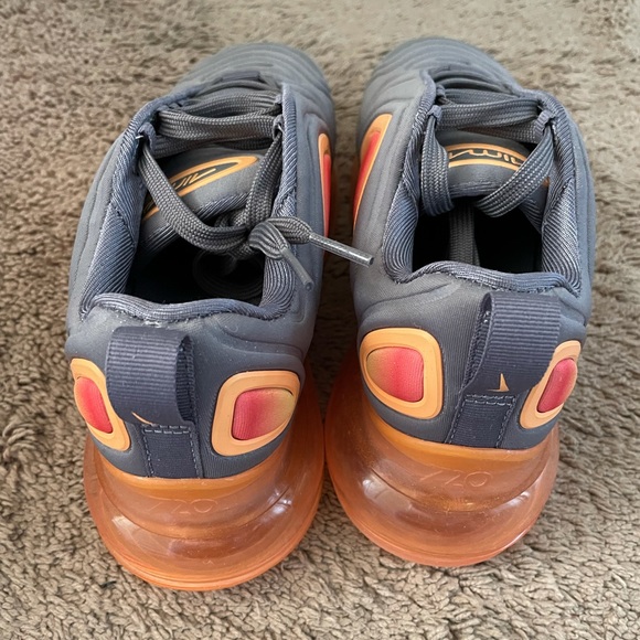 BRAND NEW: Nike Air Max 720 Black Fuel Orange - Picture 3 of 5